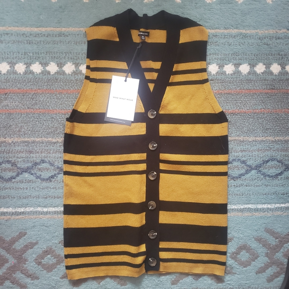 Womens Sweater Vest NWT
